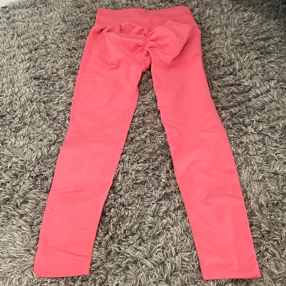 Pink DIOSA fit scrunched leggings